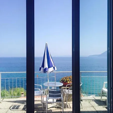 Appartamenti La Terrazza Sulle Ghiaie - Goelba Portoferraio Exterior photo