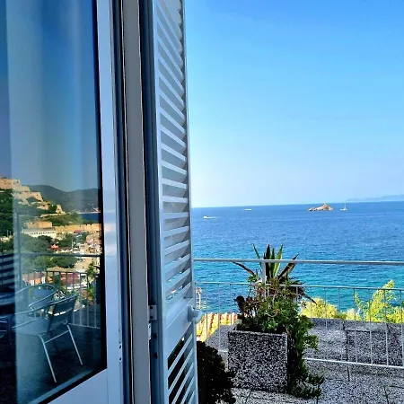 Appartamenti La Terrazza Sulle Ghiaie - Goelba Portoferraio Exterior photo